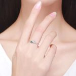 Strieborný prsteň s motívom listov, veľkosť 8