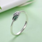 Strieborný prsteň s motívom listov, veľkosť 7