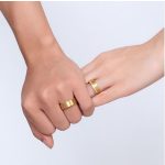 Dámsky snubný prsteň, široký, nerez, zlatá farba, veľkosť 8