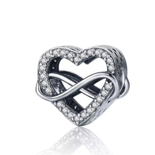 Ezüst charm, szív a végtelen jelével