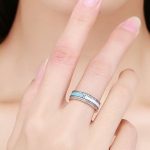 Strieborný prsteň s kamienkami, ružovo-modrý, veľkosť 6