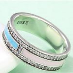 Strieborný prsteň s kamienkami, ružovo-modrý, veľkosť 8