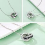 Strieborný náhrdelník s príveskom s dvojitým prsteňom