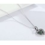 Strieborný náhrdelník s príveskom strom života v srdci, zelená