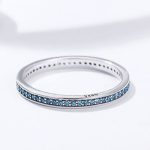 Strieborný prsteň s kryštálmi, modrý, veľkosť 8