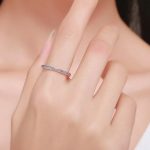 Strieborný prsteň s kryštálmi, fialový, veľkosť 6