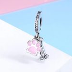 Strieborné kúzlo, labka a kosť