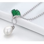 Strieborný náhrdelník s lotosovým kvetom, zelená