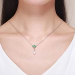 Strieborný náhrdelník s lotosovým kvetom, zelená
