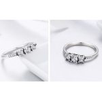 Strieborný prsteň s tromi kryštálmi, veľkosť 7