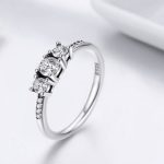 Strieborný prsteň s tromi kryštálmi, veľkosť 6