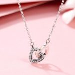 Strieborný náhrdelník s dvoma spojenými srdiečkami