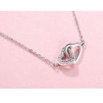 Strieborný náhrdelník s dvoma spojenými srdiečkami