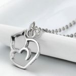 Strieborný náhrdelník s mačkou