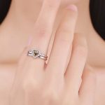 Strieborný prsteň s ozdobou v tvare srdca, veľkosť 8