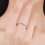 Strieborný prsteň s kryštálmi v tvare kvapky, veľkosť 6