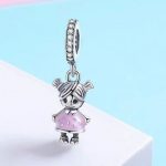 Strieborné dievčatko so zirkónovým kryštálom