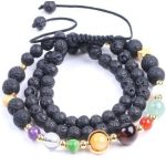 Čierny náramok z lávových kameňov s farebnými korálkami