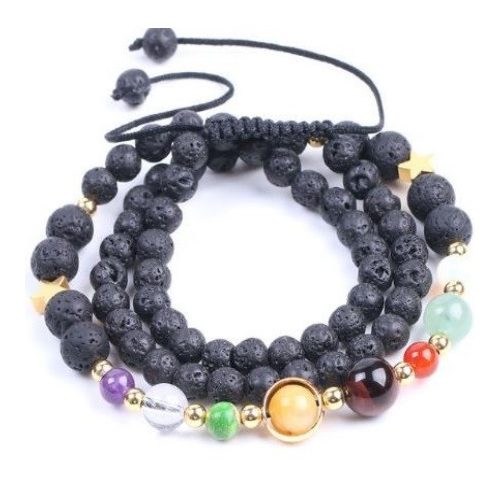 Čierny náramok z lávových kameňov s farebnými korálkami