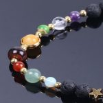 Čierny náramok z lávových kameňov s farebnými korálkami
