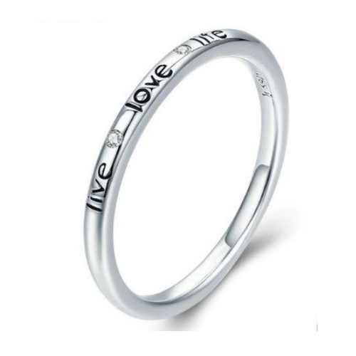 Strieborný prsteň s nápisom love, veľkosť 7