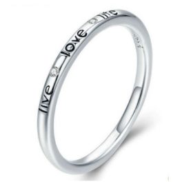 Strieborný prsteň s nápisom love, veľkosť 8