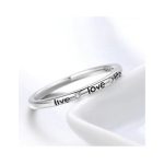 Strieborný prsteň s nápisom a krištáľovými kamienkami, veľkosť 7