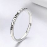 Strieborný prsteň s nápisom love, veľkosť 6