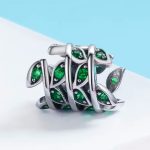 Ezüst charm, zöld levelek