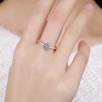 Strieborný prsteň s ozdobou hviezdy, veľkosť 8