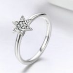 Strieborný prsteň s ozdobou hviezdy, veľkosť 6