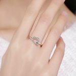 Strieborný prsteň s ozdobou dvojitého srdca, veľkosť 7