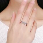 Strieborný prsteň s kryštálmi, modrý, veľkosť 6