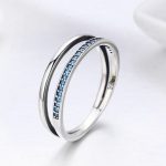 Strieborný prsteň s kryštálmi, modrý, veľkosť 7