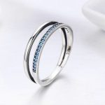 Strieborný prsteň s kryštálmi, modrý, veľkosť 8