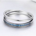 Strieborný prsteň s kryštálmi, modrý, veľkosť 8