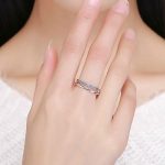 Strieborný prsteň s kryštálmi, modrý, veľkosť 8