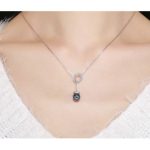 Strieborný náhrdelník s čiernymi perlami