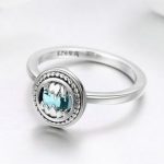Strieborný prsteň s modrým kryštálom, veľkosť 7