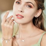 Strieborný náhrdelník s príveskom mačky