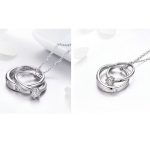 Strieborný náhrdelník s príveskom s dvojitým prsteňom