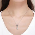 Strieborný náhrdelník s príveskom psíka a modrým kryštálom