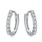 Strieborný náušnicový kruh s bielym kryštálom