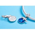 Strieborné lietadlo s kúzlom zemegule