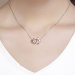 Strieborný náhrdelník s dvojitou hlavou mačky