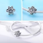 Strieborné kúzlo snehové vločky