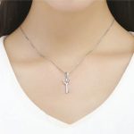 Strieborný prívesok na kľúče so zirkónovým kryštálom