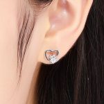 Strieborné náušnice so srdiečkom psie labky