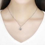 Strieborné včelie kúzlo so zirkónovým kryštálom