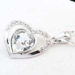 Náhrdelník srdce v srdci s príveskom, zdobený kryštálmi Swarovski, biela